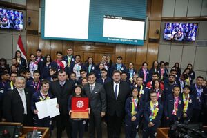 Senado distinguió a atletas paraguayos que participaron en las Olimpiadas Especiales - El Trueno