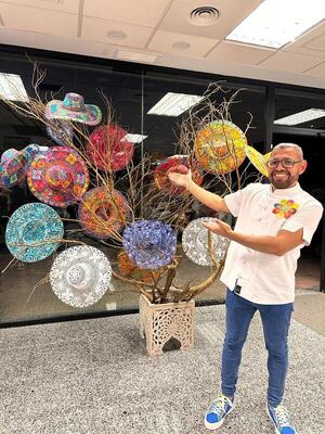 Paraguayo se destaca con sus diseños de ñandutí en Ibiza, España - El Independiente