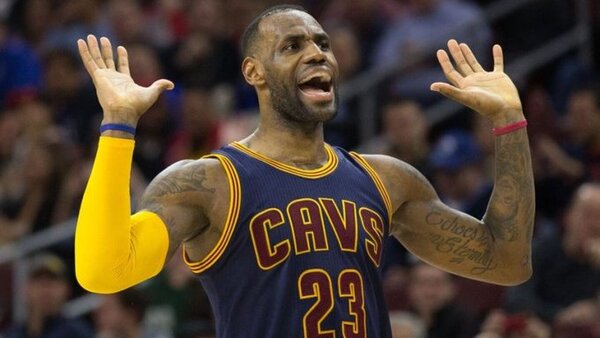 LeBron James confirma que no se retira y que jugará su temporada 21