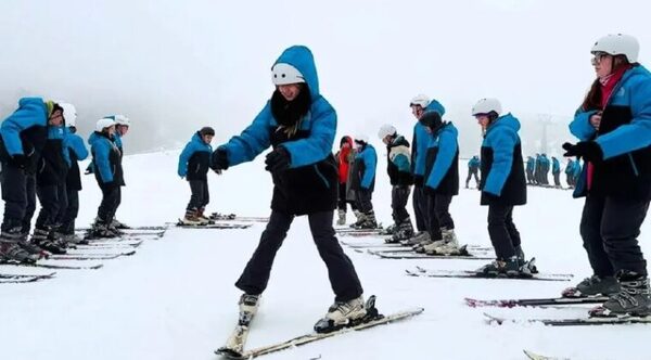 Empresa se olvidó de un alumno en el aeropuerto de Bariloche por un insólito motivo