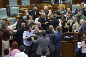 Diario HOY | Pelea a golpes en el Parlamento de Kosovo