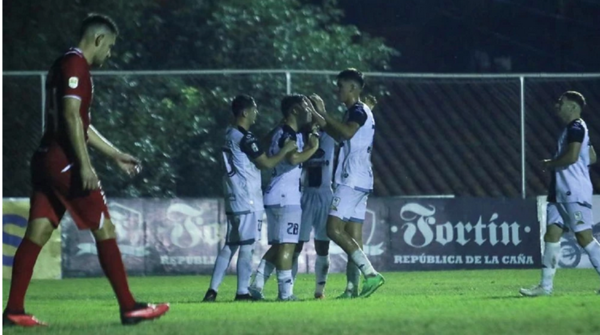 ¡Pende juru! Joven pelotero he’imi: “Todos se rompieron el cu…”