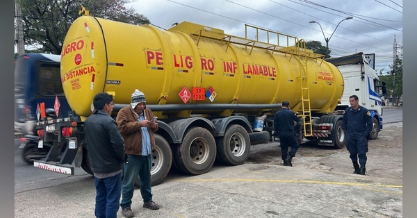 Detienen a chofer que habría simulado robo de 35.000 litros de combustible