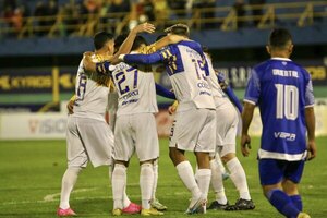 Versus / Luqueño triunfó sin despeinarse ante Oriental y se mete a la cuarta fase