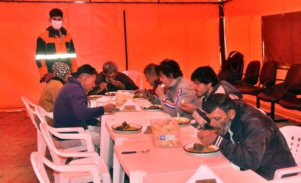 Atención temporal de la SEN: indigentes vuelven a su realidad tras intenso frío - Nacionales - ABC Color