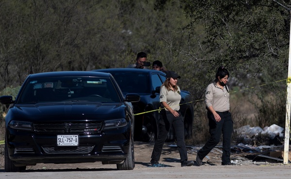 Violencia al norte de México deja tres calcinados al interior de un vehículo - MarketData