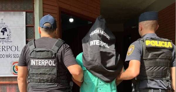 La Nación / Interpol detiene a cuatro personas