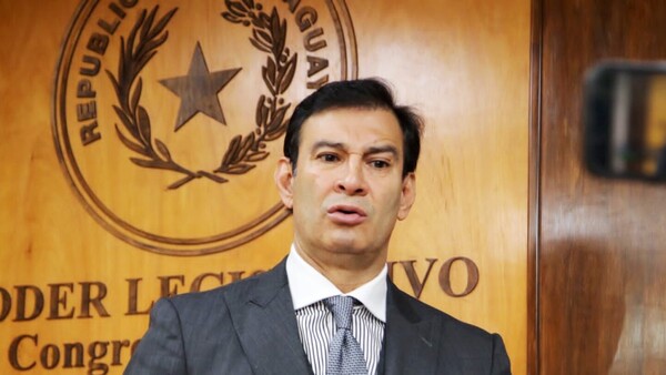 Titular del Senado declara millonaria deuda con el Banco Basa en su DDJJ