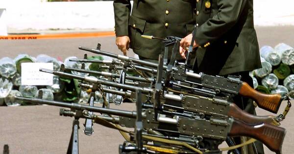 La Nación / Policía ecuatoriana usará las armas incautadas