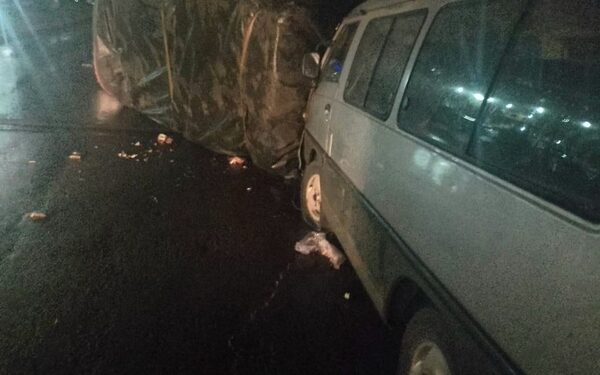 Choque múltiple involucra a 6 vehículos en pleno centro comercial de Ciudad del Este – Diario TNPRESS