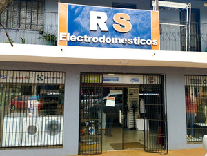 Ladrones abandonaron furgoneta con objetos robados tras una persecución - La Clave