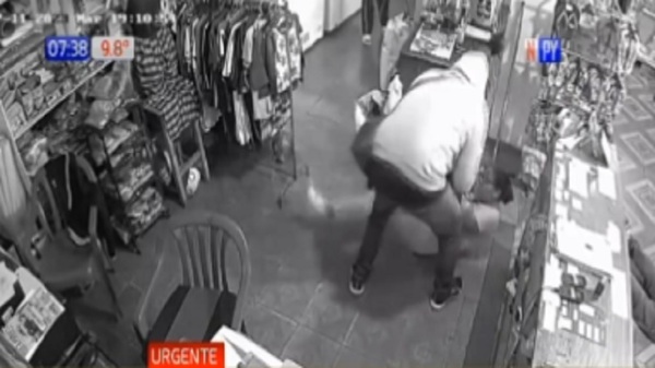 Cobarde ataque de motoasaltantes en Itá - Noticias Paraguay