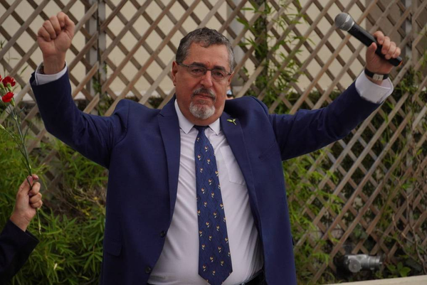 Guatemala: reponen a candidato para balotaje en trama judicial
