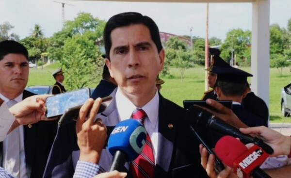 Anuncian expulsión de italianos detenidos en Paraguay