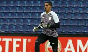 Versus / Finalmente, Carlos Servín seguirá en el fútbol paraguayo