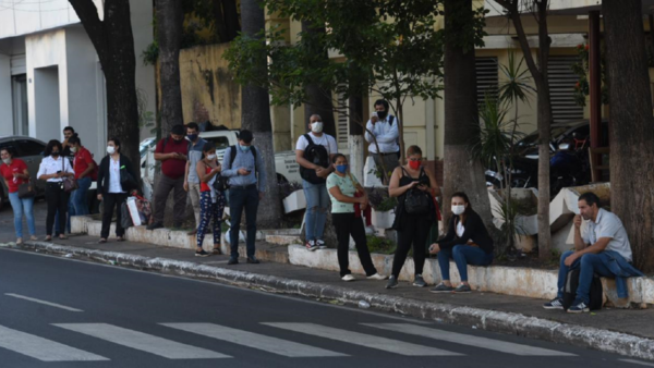 Mario Abdo festeja crecimiento económico, pero ¿se siente en las calles?