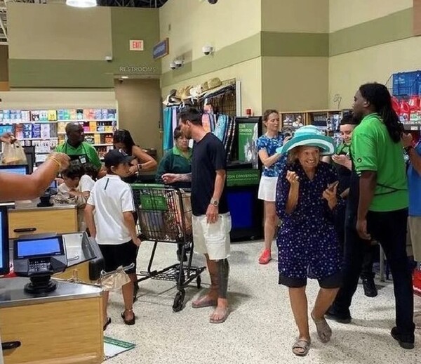 Florida: Fanáticos de Messi logran sacarse fotos con él en un supermercado - trece