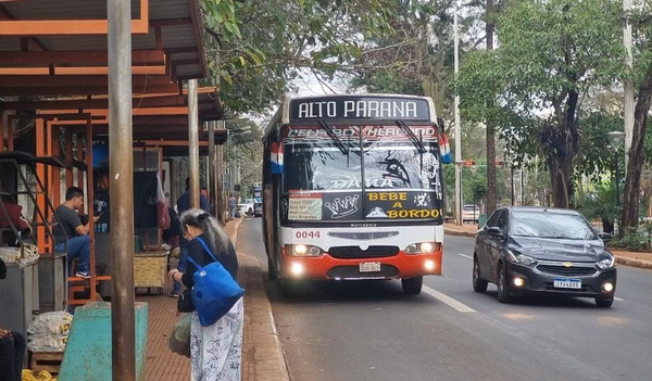 Usuarios del transporte público rechazan suba del pasaje - La Clave