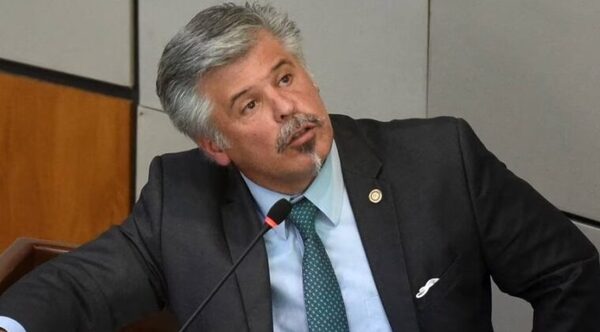 BNF pide embargar fincas de Arnaldo Giuzzio por una deuda de G. 1.400 millones - Noticiero Paraguay