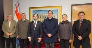 La Nación / Desafíos educativos, analizados con la federación de padres