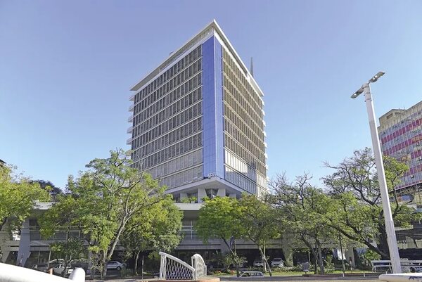 IPS renueva contrato de concesión del hotel Guaraní por 20 años - Política - ABC Color