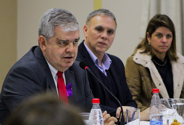 Riera promete seguridad y ayuda a importadores para combatir el contrabando | OnLivePy