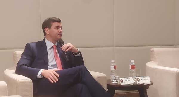 Entablar relación con China Continental no es el camino, ratifica Santiago Peña | 1000 Noticias