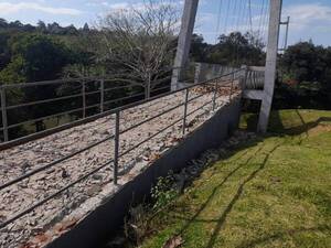REALIZAN TRABAJOS DE MANTENIMIENTO AL PUENTE COLGANTE DE CAPITÁN MEZA