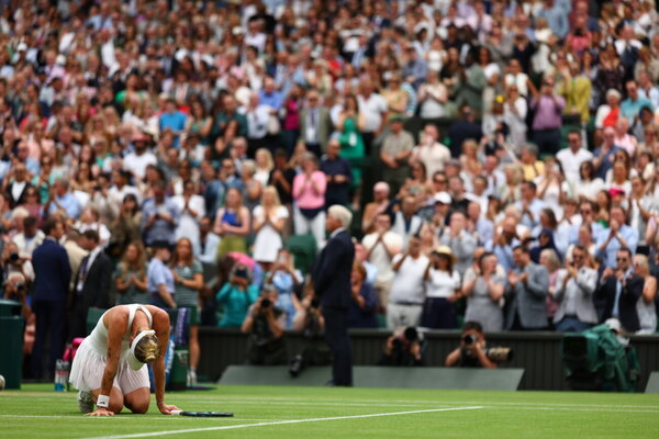 Versus / La checa Vondrousova se corona campeona de Wimbledon venciendo a Jabeur