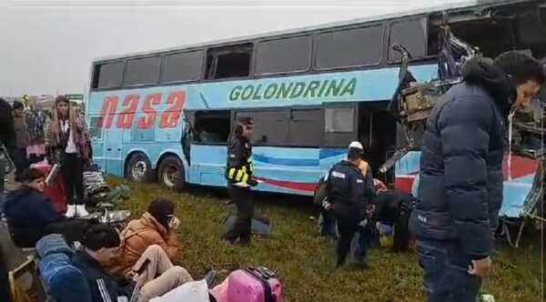 Grave accidente rutero: un ómnibus y otros dos vehículos los involucrados