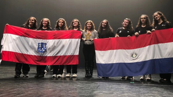 PRIMER PREMIO EN CONCURSO INTERNACIONAL DE BAILE