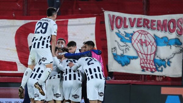 Talleres triunfa y mantiene la esperanzas