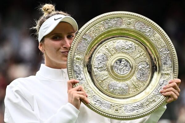 Marketa Vondrousova venció a Jabeur y conquistó Wimbledon - Tenis - ABC Color