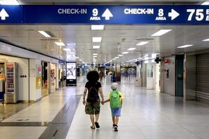 Huelga en los aeropuertos de Italia causó cerca de mil vuelos cancelados - Mundo - ABC Color
