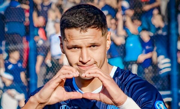 Versus / ¡Con toda la clase y calidad! El golazo de Alex Arce en Independiente Rivadavia