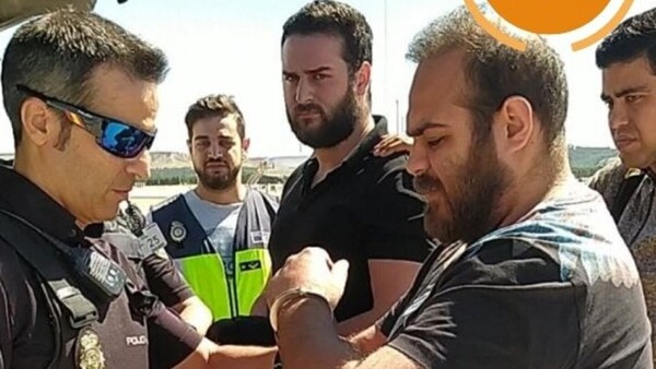 Italianos expulsados quedan al resguardo de la Policía española