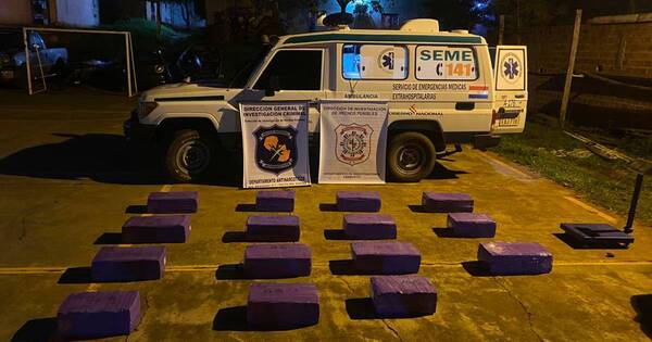 La Nación / Desvinculan a conductor de ambulancia narco