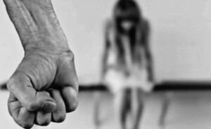 Joven imputado por maltrato físico y verbal a su novia