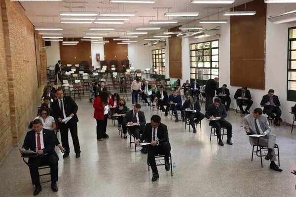Invitan a abogados y estudiantes de Derecho a evaluaciones de competencias jurídicas - Nacionales - ABC Color