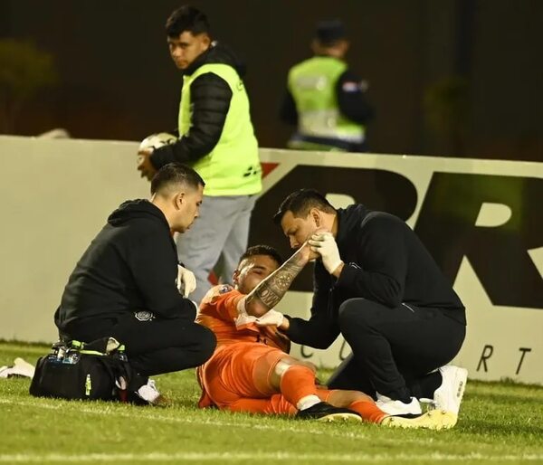 Alerta en Olimpia: Gastón Olveira habría sufrido una fractura - Olimpia - ABC Color