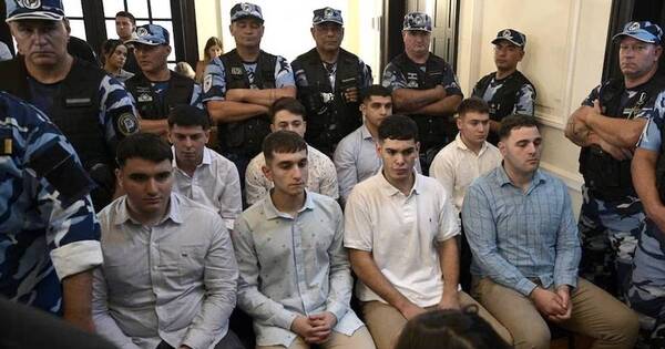 La Nación / Fijan audiencia para 8 rugbiers del caso Báez Sosa