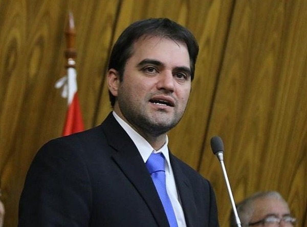 Diputado advierte que el PLRA se dividirá en dos si Alegre no renuncia - ADN Digital