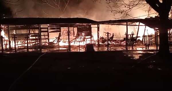 Diario HOY | Abuelitos lo perdieron todo tras incendio en depósito de hogar de ancianos