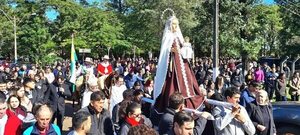 Con misa, procesión y asado a la estaca, Carmen del Paraná honró a su santa patrona - Nacionales - ABC Color