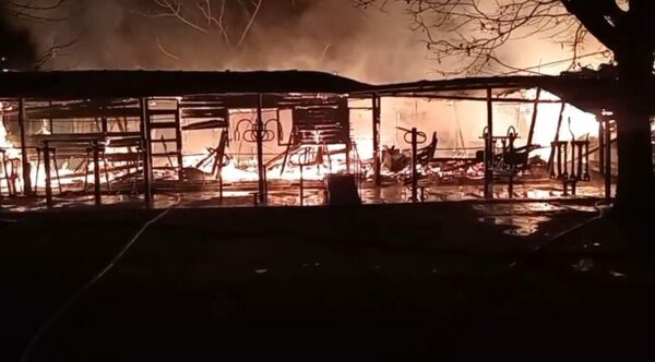 Abuelitos lo perdieron todo tras incendio en depósito de hogar de ancianos - Noticiero Paraguay