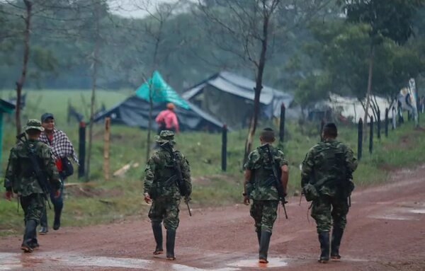 Al menos dos militares mueren en un combate con las disidencias de las FARC en Colombia - Mundo - ABC Color