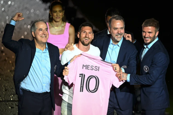 (VIDEO) Multitudinaria presentación de Lionel Messi en Miami