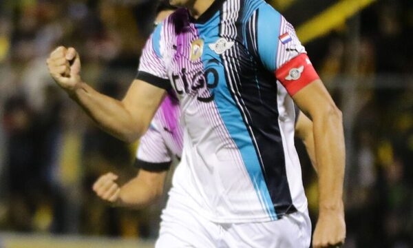 (VIDEO) Halagos de todo el mundo para el goleador Tacuara Cardozo
