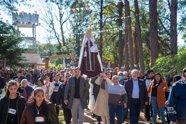 SANTA PATRONA DE CARMEN DEL PARANÁ FUE AGASAJADA CON MULTITUDINARIA PARTICIPACIÓN EN LA CIUDAD