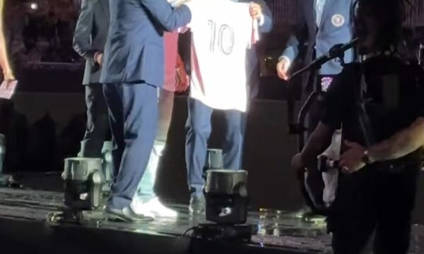 (Video) Nadia Ferreira emocionada durante presentación de Messi en Miami